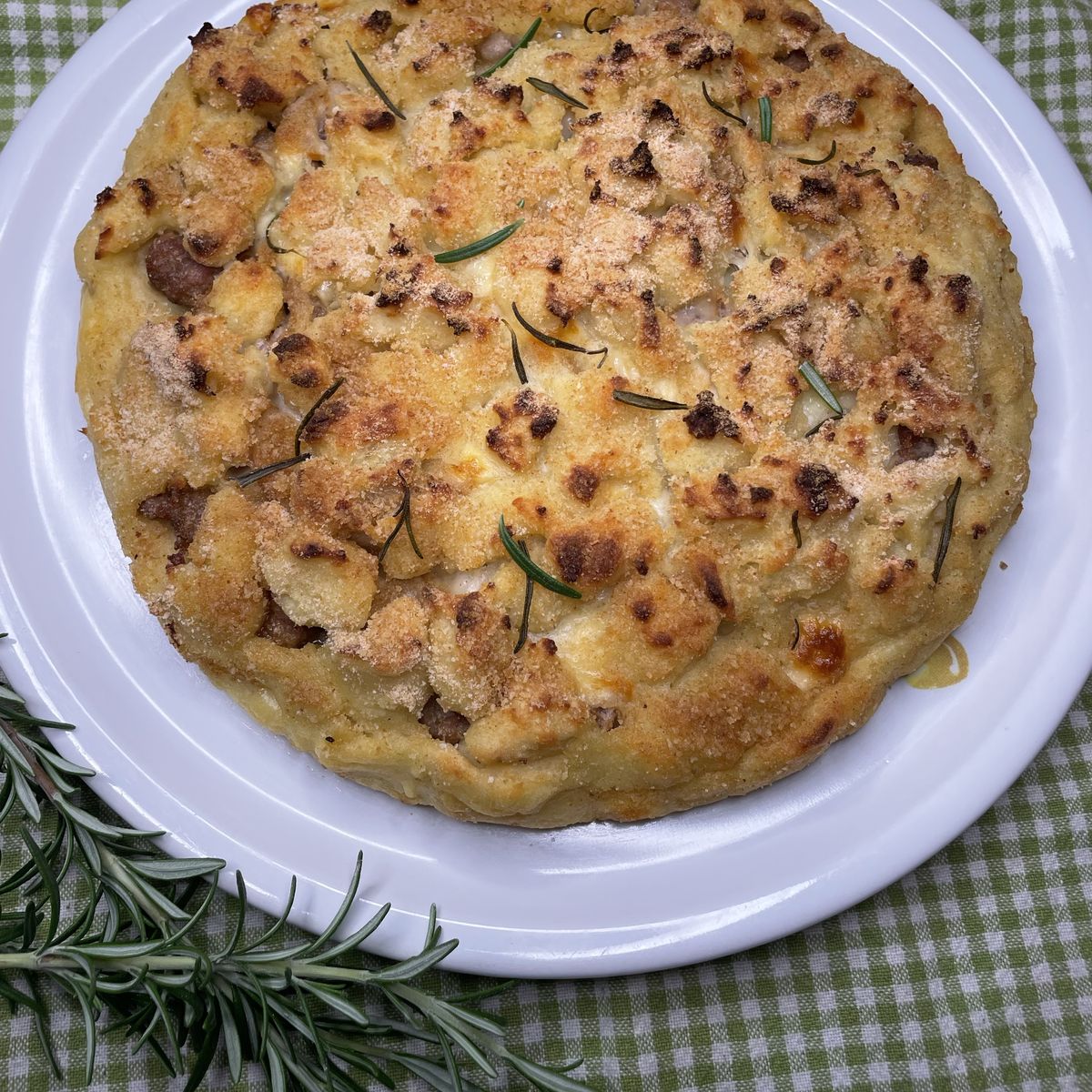 Plumcake salato salsiccia, funghi e scamorza affumicata