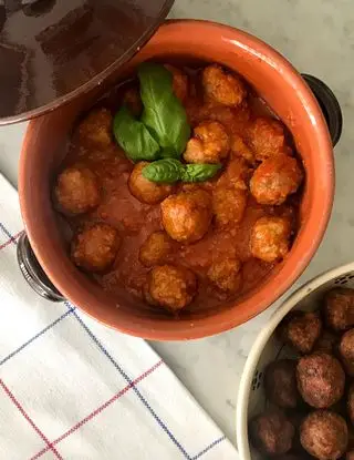 Ricetta Polpette fritte e polpette al sugo🌱 di midivertoacucinare