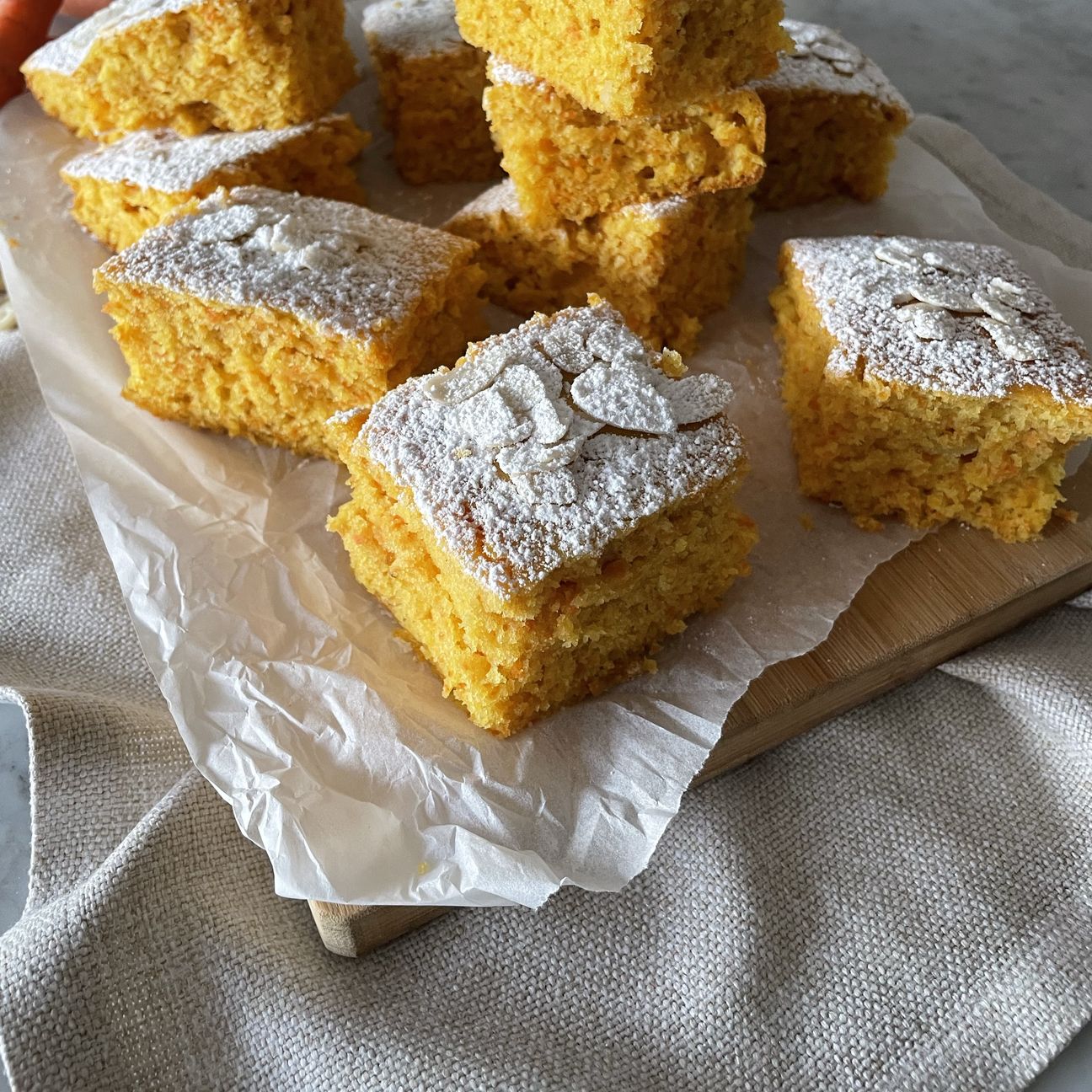 Quadrotti di carote e mandorle 😍