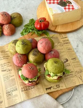 Immagine ricetta Panini aromatizzati per hamburger con Raclette Suisse