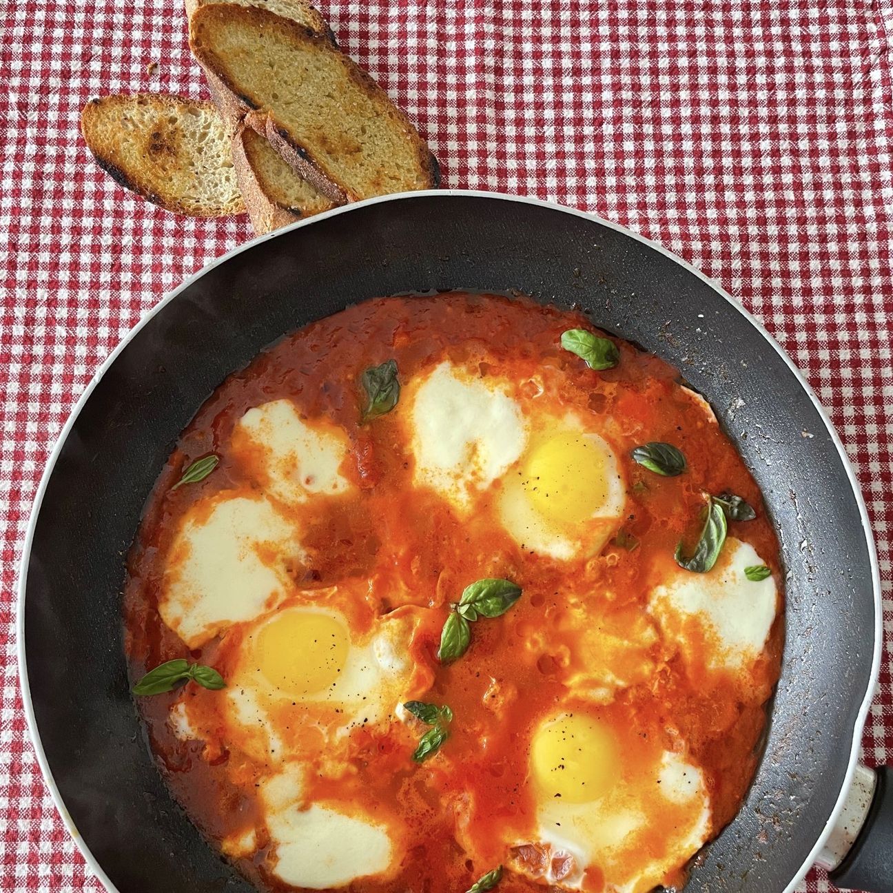 Uova in purgatorio con mozzarella🍳😍