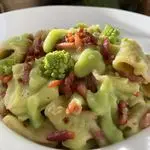 Ricetta Pasta con crema di broccolo romanesco e speck