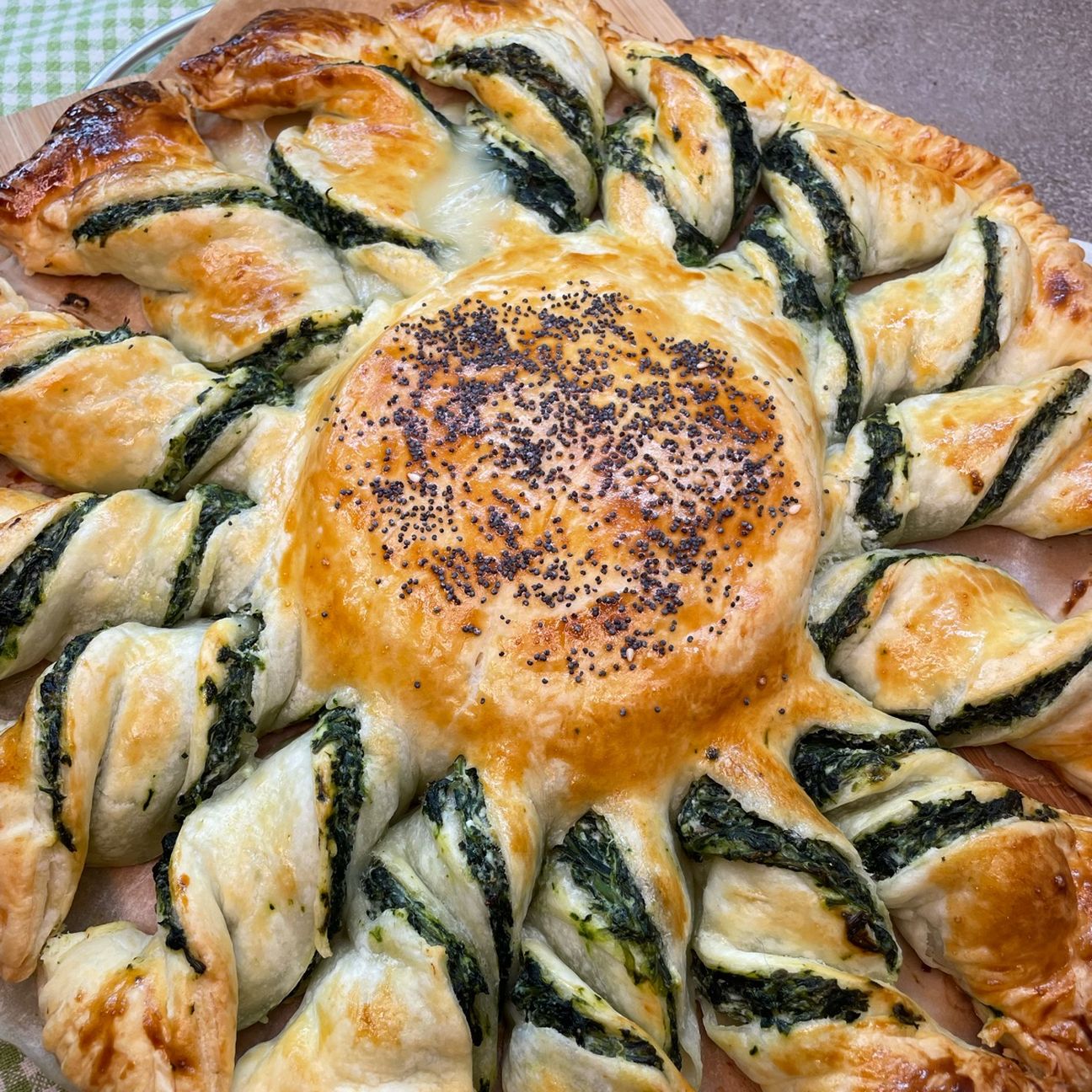 Girasole di sfoglia con camembert😍