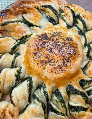 Ricetta Girasole di sfoglia con camembert😍 di midivertoacucinare