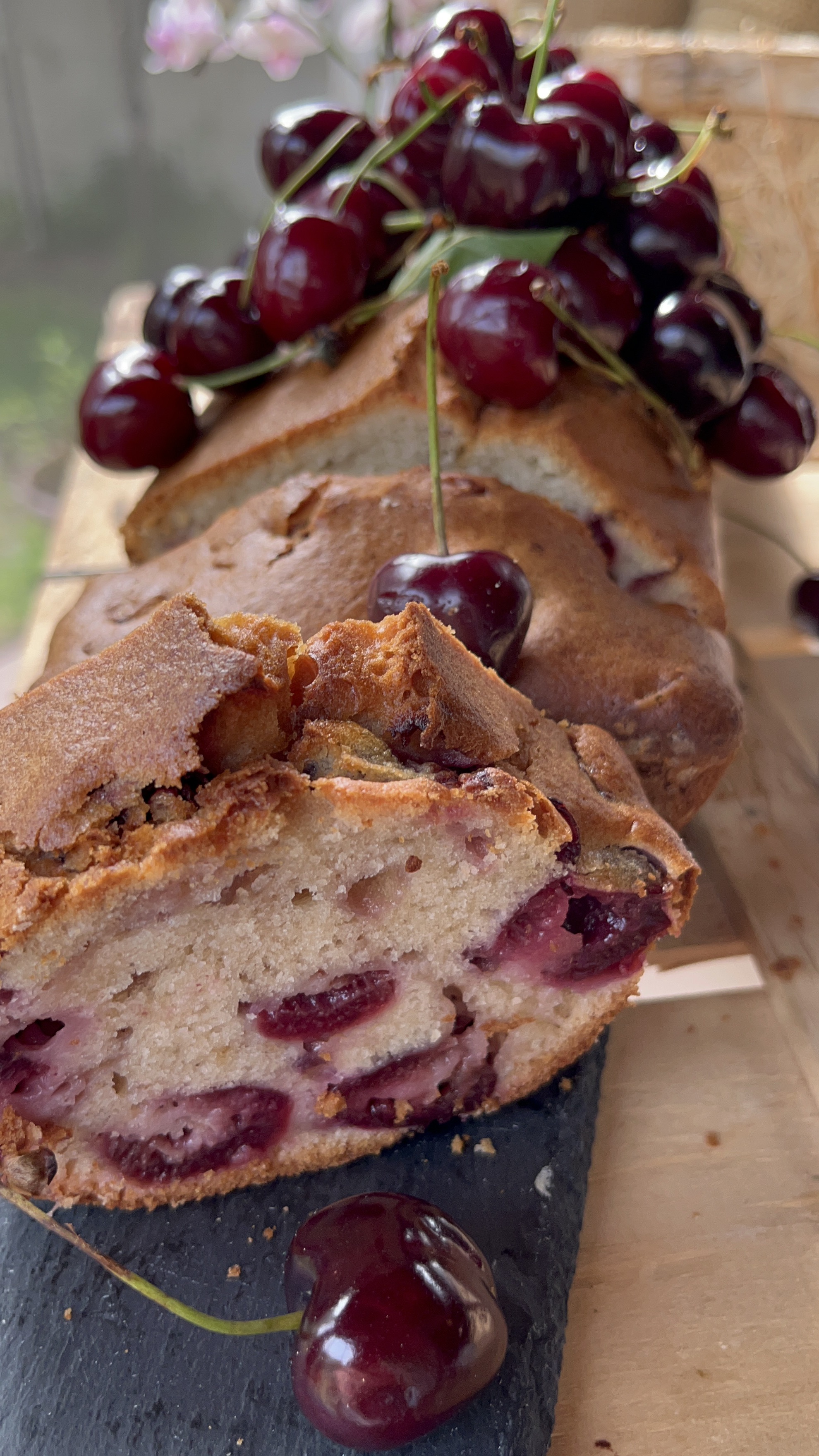 Plumcake alle ciliegie (soffice e goloso) la Ricetta veloce