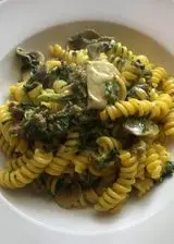 Ricetta Fusilli con spinaci, tritato, funghi e zafferano