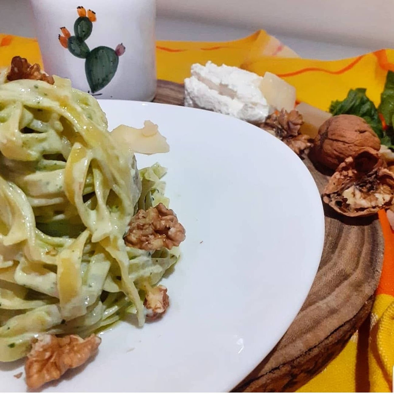 Pesto, ricotta, noci