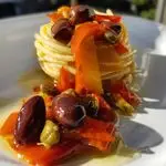 Ricetta Spaghetti con Peperoni, olive nere e capperi