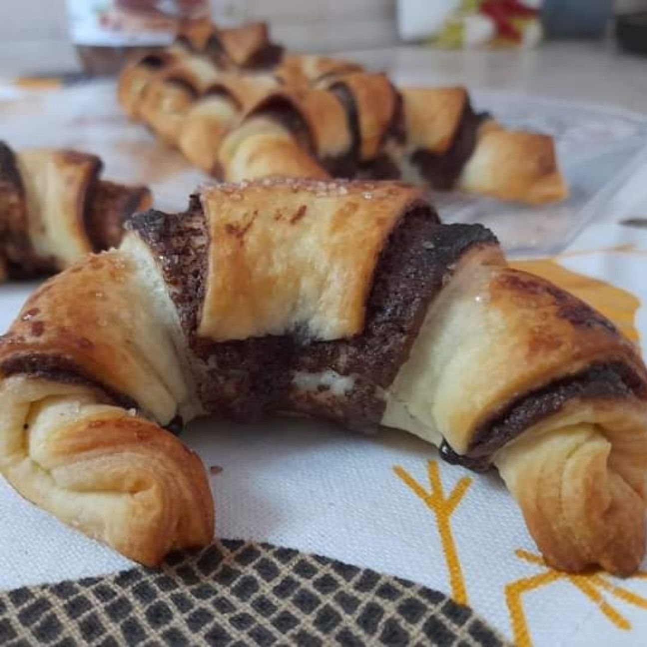 Cornetti di pasta sfoglia con nutella