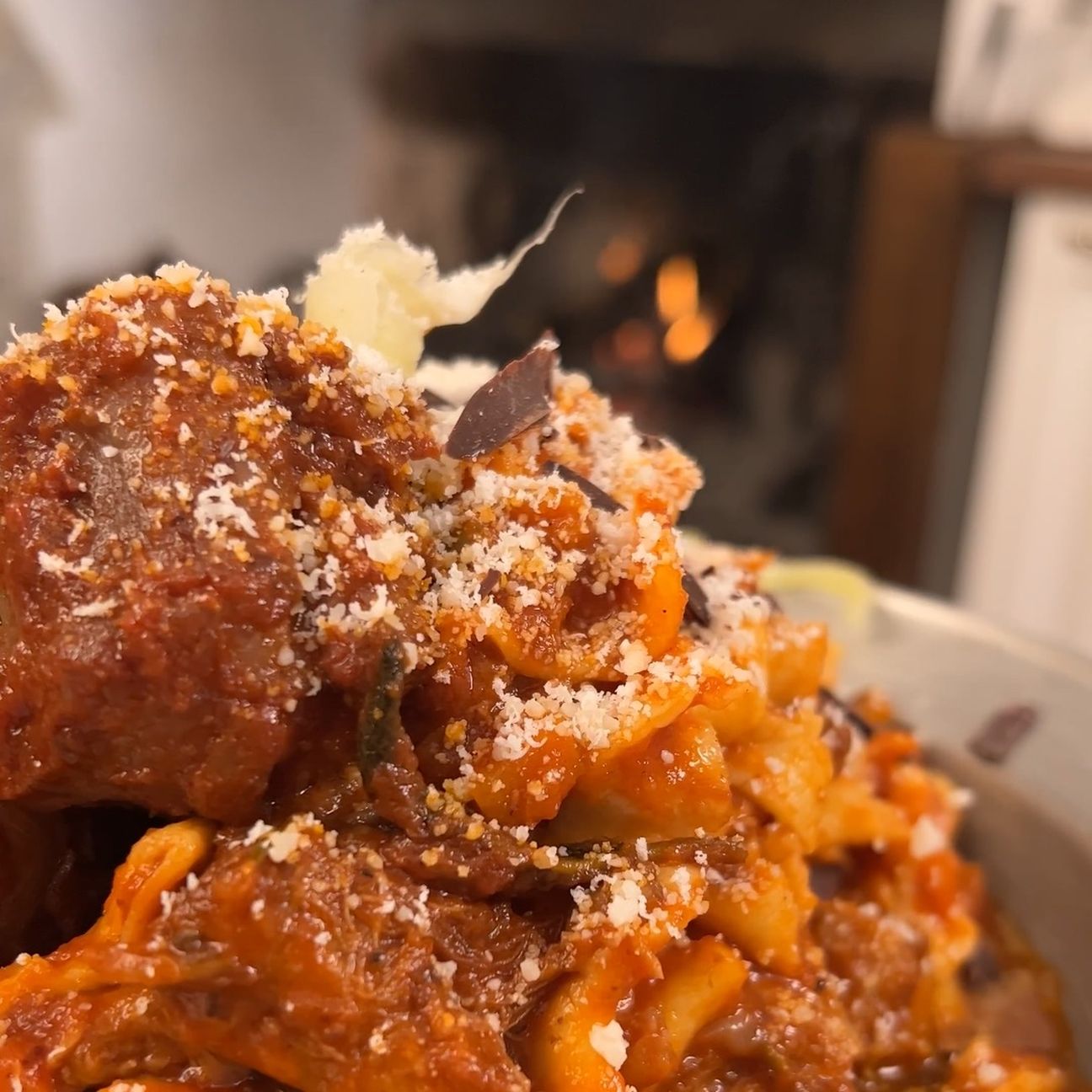 Pappardelle al sugo di coda alla vaccinara
