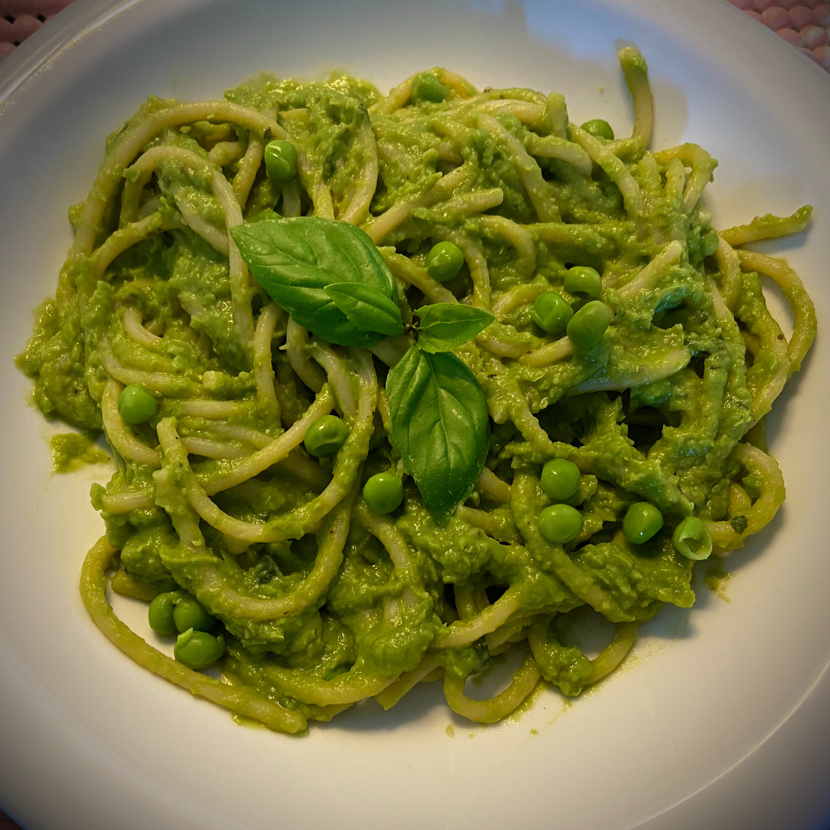 Spaghetti con crema di peperoni e pecorino sardo aromatizzato al