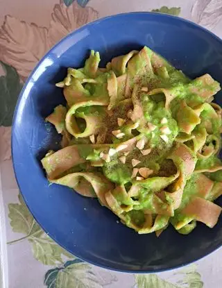 Ricetta Tagliatelle con crema di piselli e limone e mandorle di emilialenzi22