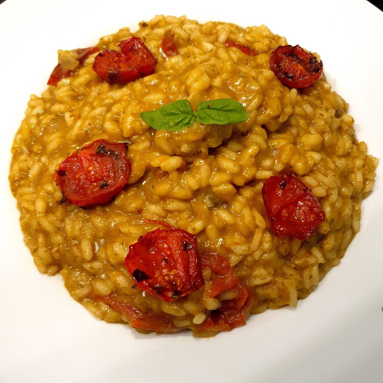 Risotto al pesto di basilico e pomodorini confit💚❤