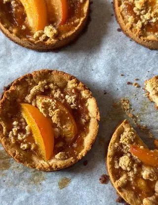 Ricetta Crostatine albicocca di violabites