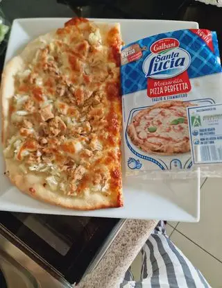 Ricetta Pizza tonno, cipolle e mozzarella perfetta di massy.72