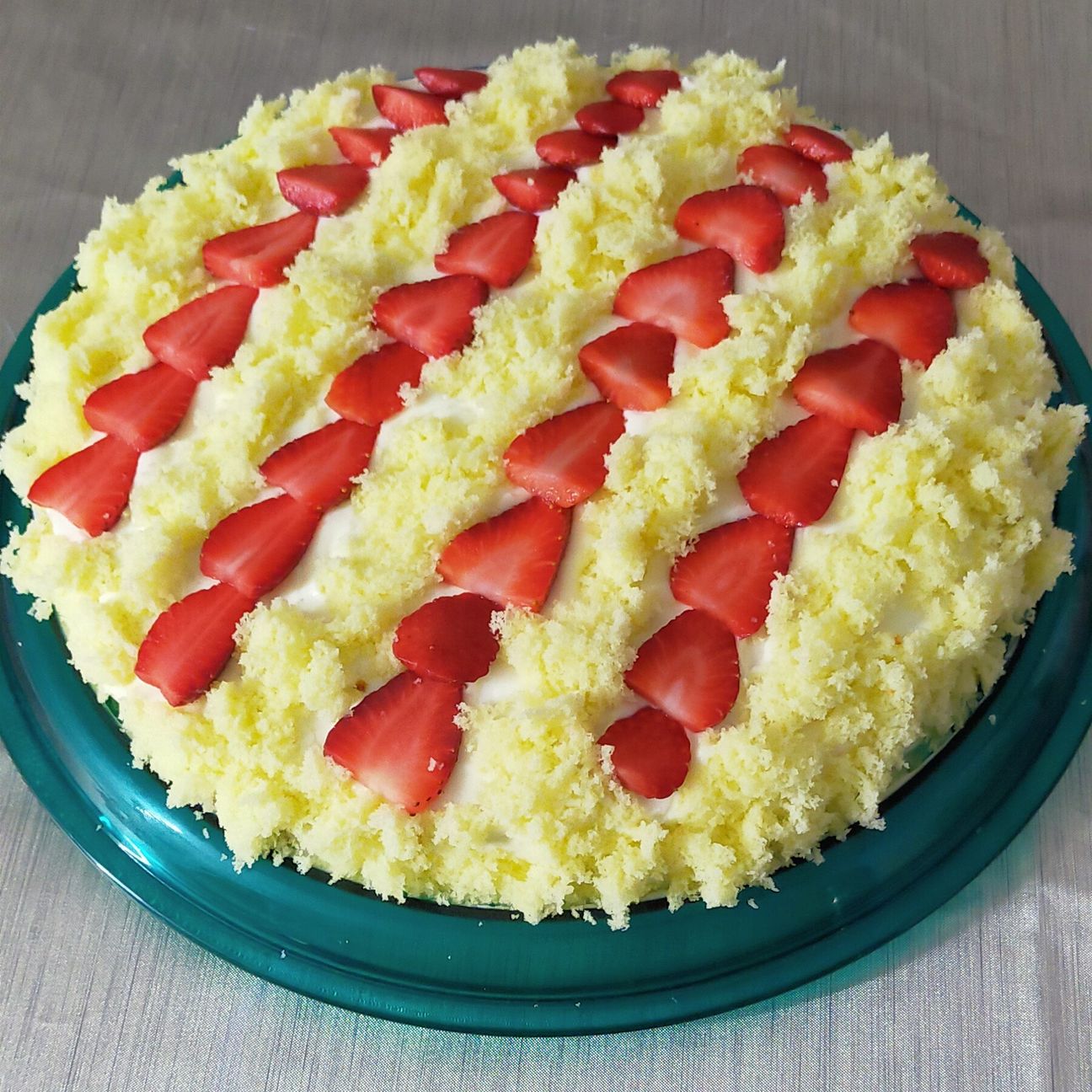 Torta mimosa alle fragole