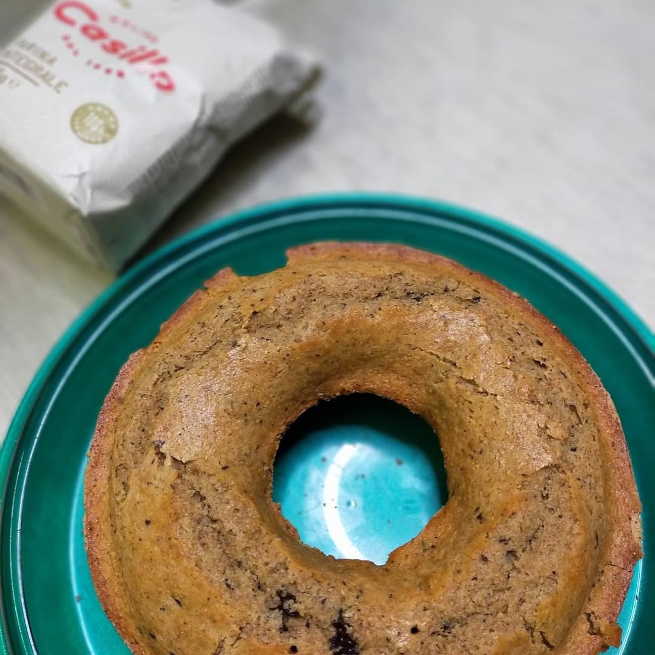 Ciambella integrale con cioccolato fondente al profumo di albicocca