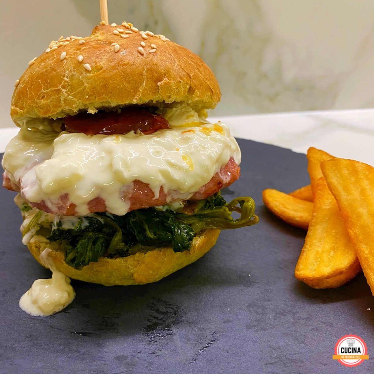 Hamburger di salsiccia e friarielli