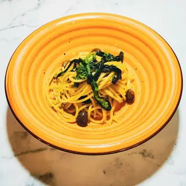 Ricetta Spaghetti cime di rapa e olive taggiasche di cucinafocus