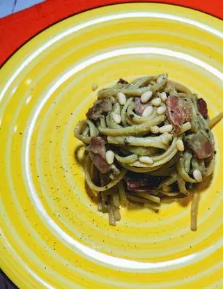 Ricetta Spaghetti con crema di melanzane, pancetta e pinoli di cucinafocus