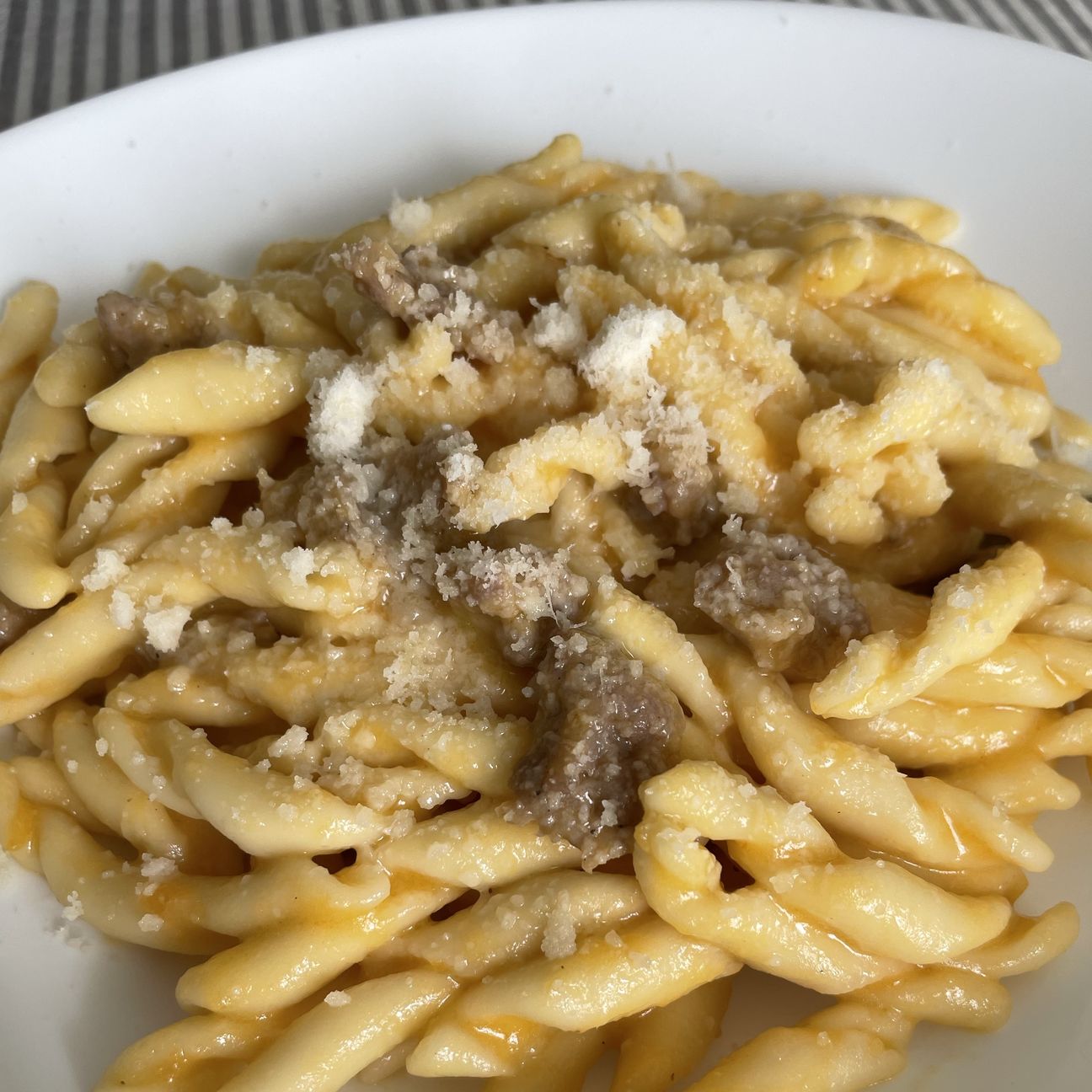 Strozzapreti zucca e salsiccia