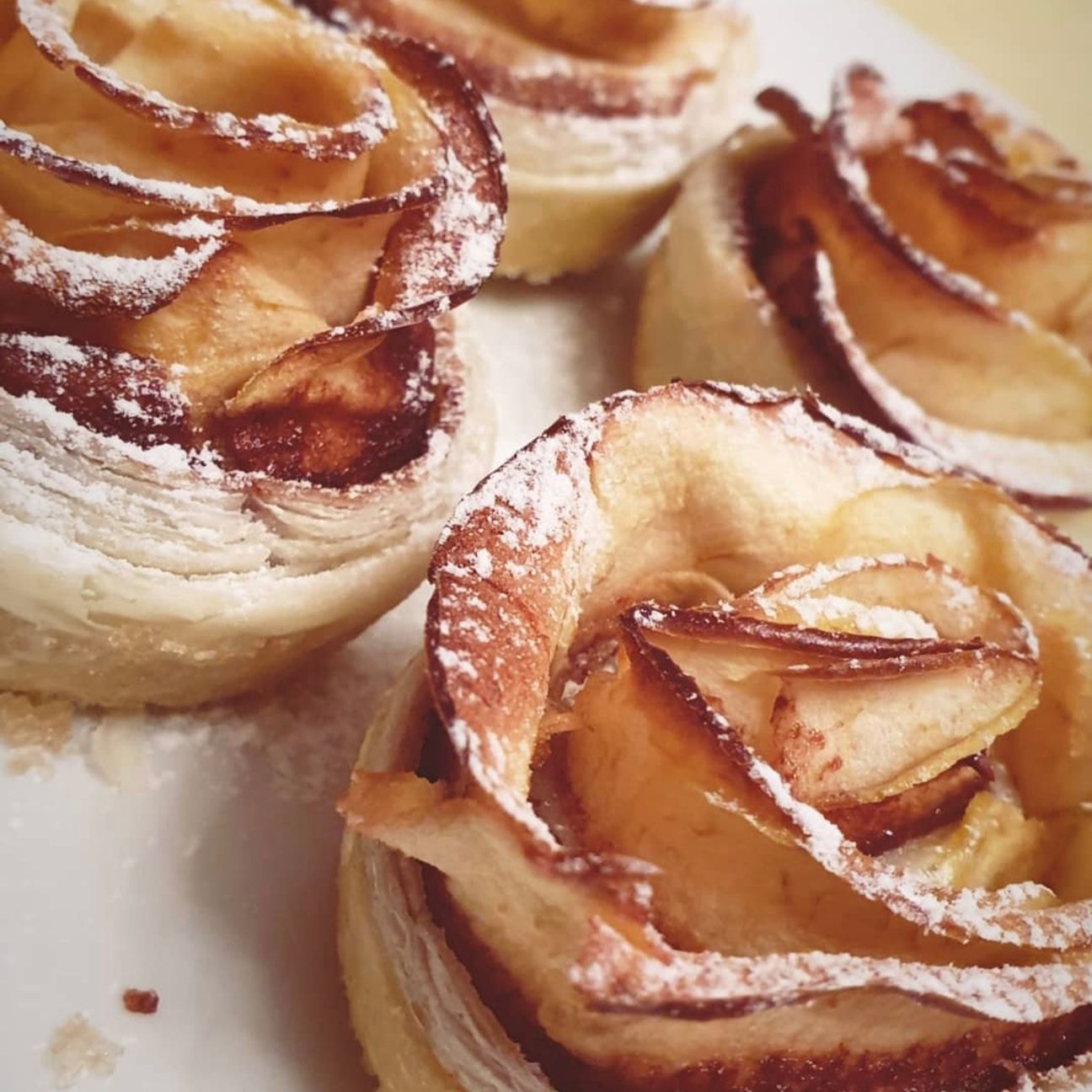 Rose di mele e pasta sfoglia..🌹