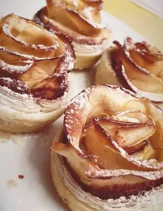 Ricetta Rose di mele e pasta sfoglia..🌹 di dalidalilaa
