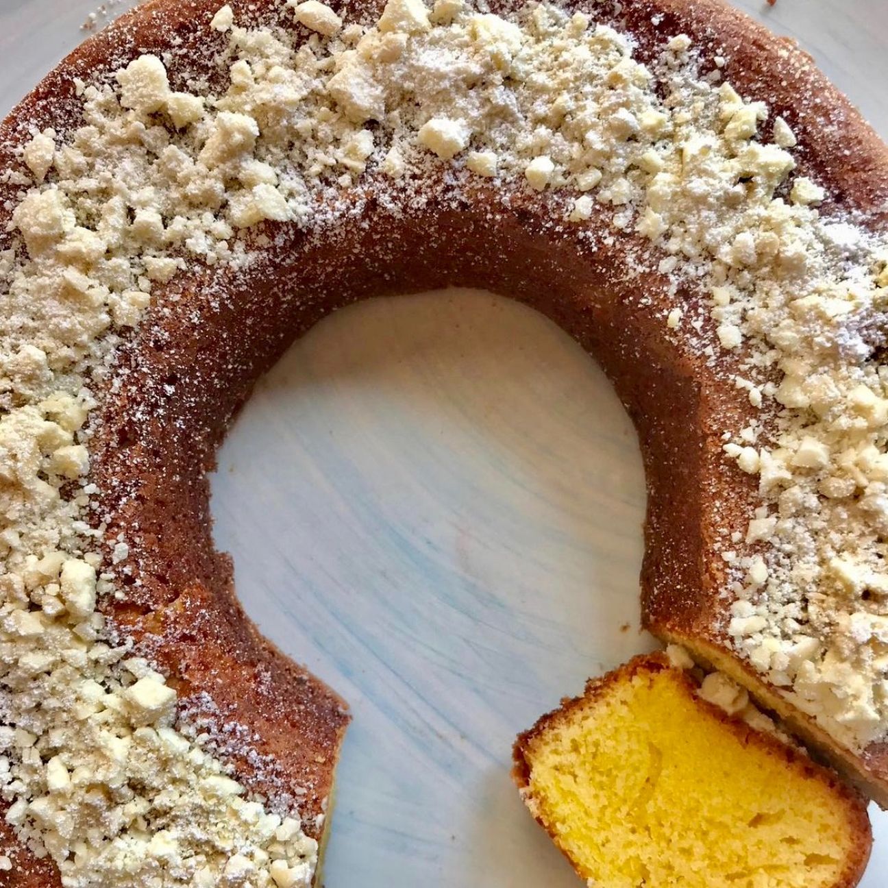 Ciambella Caprese al limone e cioccolato bianco