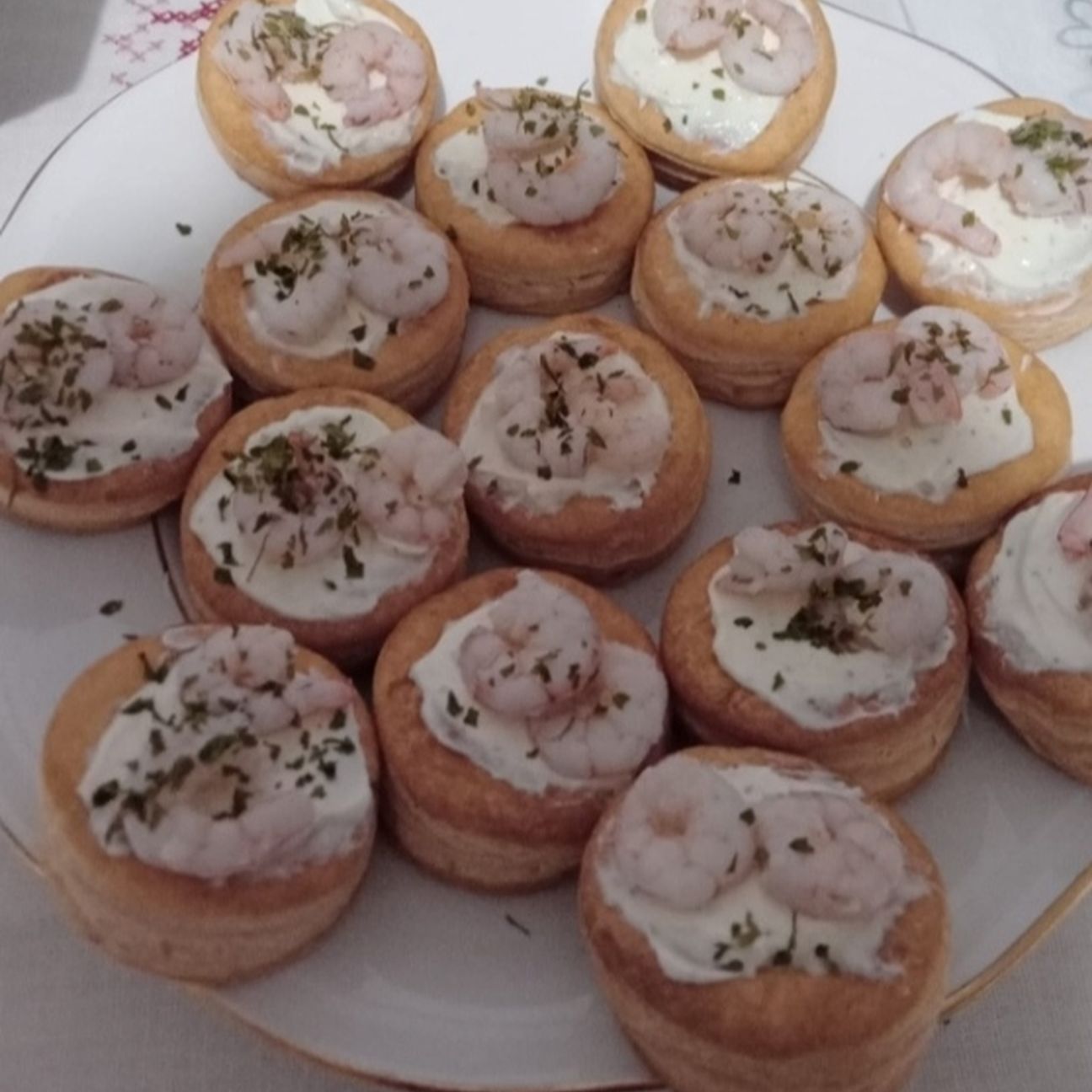 Vol-au-vent con Maionese Fresca Mayo Calvè e gamberetti