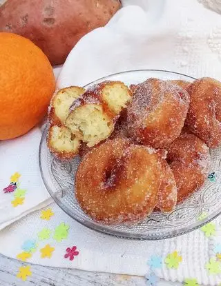 Ricetta Zeppoline di batata americana, arancia, zafferano e yogurt di pupiepappe