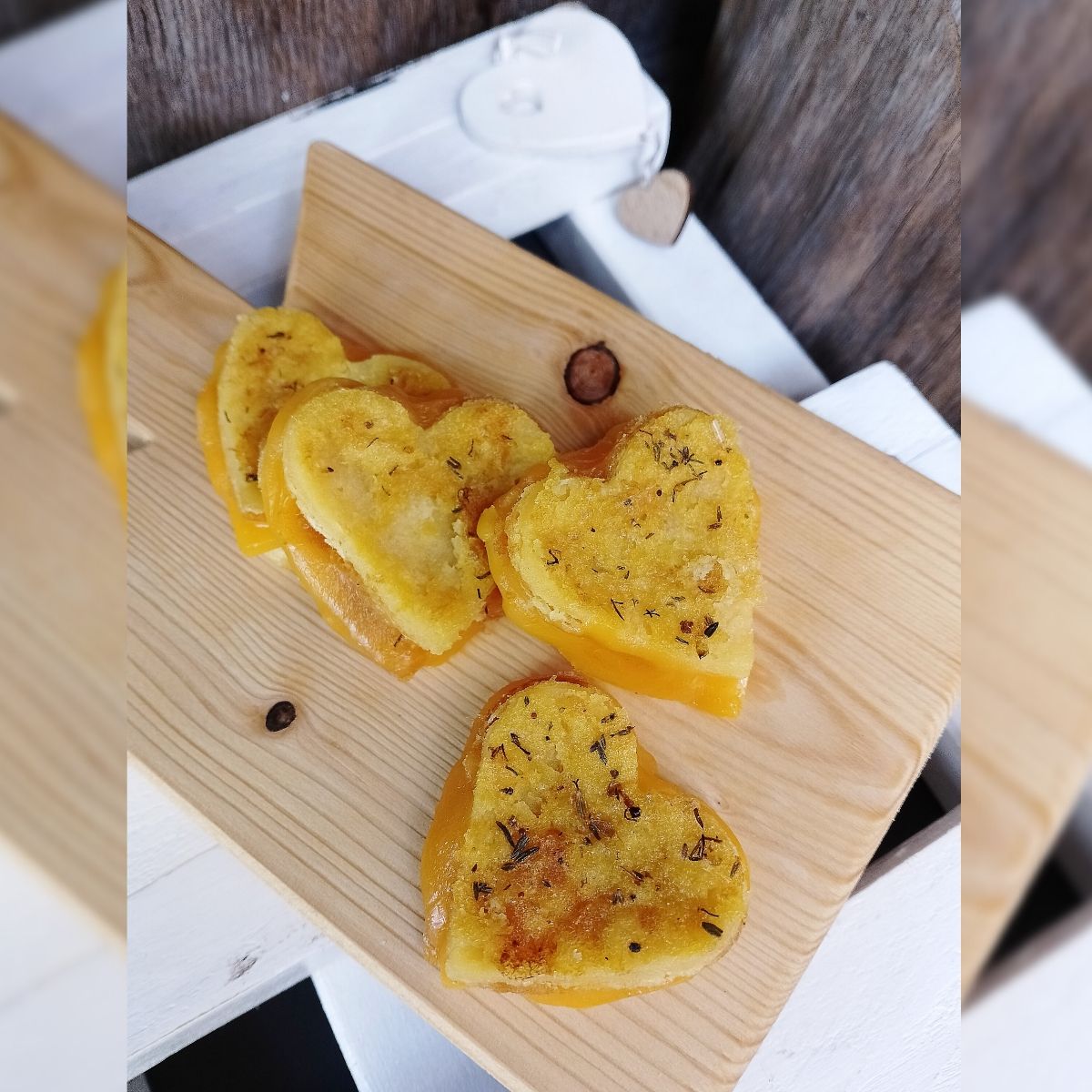 Cuori di farinata e cheddar