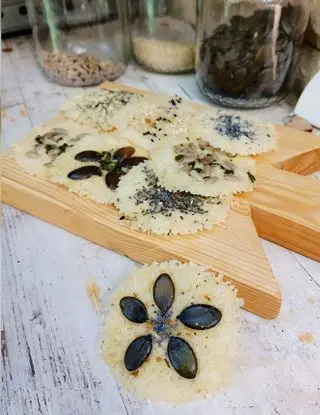 Ricetta CIALDE DI PARMIGIANO, AROMI E SEMINI di pupiepappe