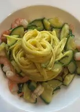 Ricetta Linguine gamberi zucchine con crema di ricotta allo zafferano