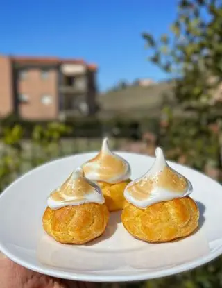 Ricetta Bignè alla crema meringati di Dolcegiuridica