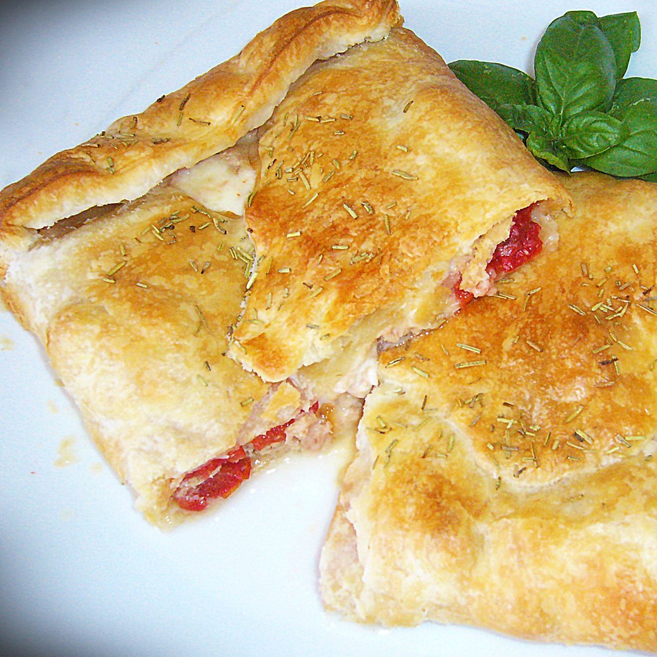 Caprese di tonno in sfoglia