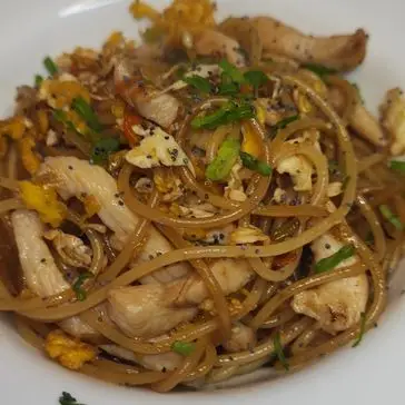 Ricetta Spaghetti alla piastra con pollo, uova e verdure di alessandro203
