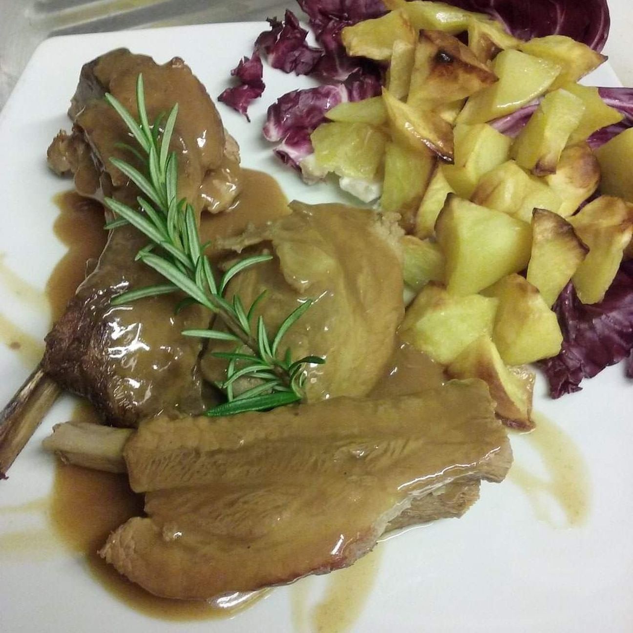 Costine di maiale alla birra rossa