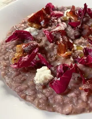 Ricetta Risotto al radicchio con chips di speck di incucinacongiusyf