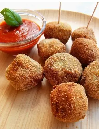 Ricetta 🍆 POLPETTE DI MELANZANE 🍆 di ricette.stellari