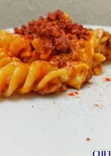 Ricetta Fusillone con zucca infornata, salsiccia affumicata, polvere di peperone arrosto