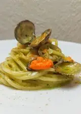 Ricetta Spaghettone cozze vongole, mantecate con basilico bottarga di muggine