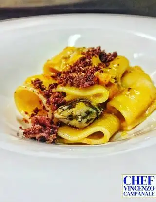 Ricetta Mezzi paccheri, vongole, datterino giallo, limone, polvere di speck di chef_vincenzo_campanale