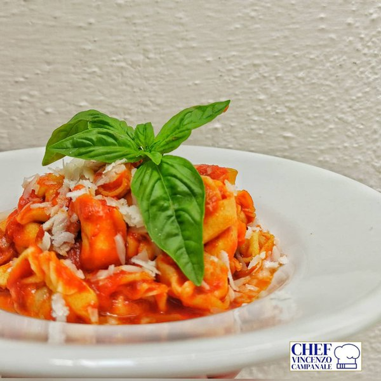 Tortellini con ragù di "brasciola" cacioricotta di pecora