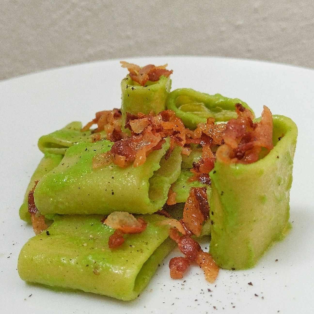 Schiaffoni asparagi e guanciale