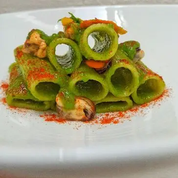 Ricetta Rigatoni con crema di cima di zucchina cozze e peperone crusco di chef_vincenzo_campanale