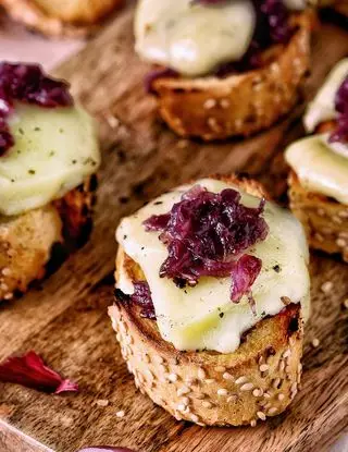 Ricetta Bruschette con cipolla e pecorino di giapprovato