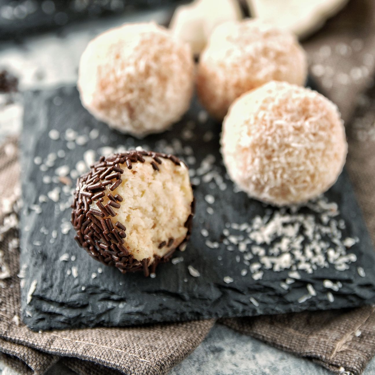 Tartufi freddi cocco e ricotta