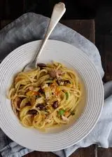 Ricetta Spaghetto quadrato con sgombro, pomodoro giallo, olive e limone