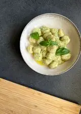 Ricetta GNOCCHI DI FAGIOLI CON CREMA DI AVOCADO E ZUCCHINE