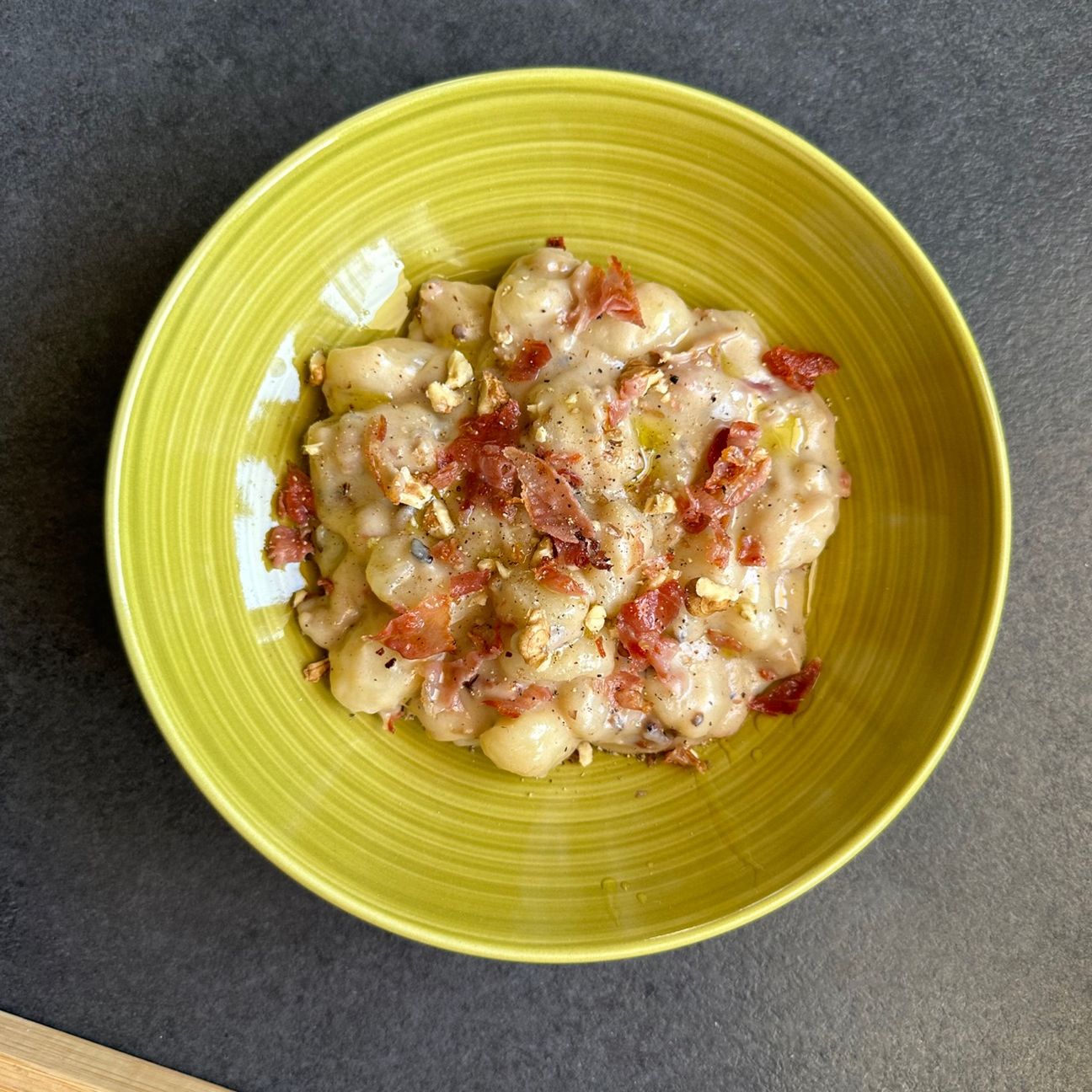 GNOCCHI CON SPECK, NOCI E FONDUTA DI ASIAGO